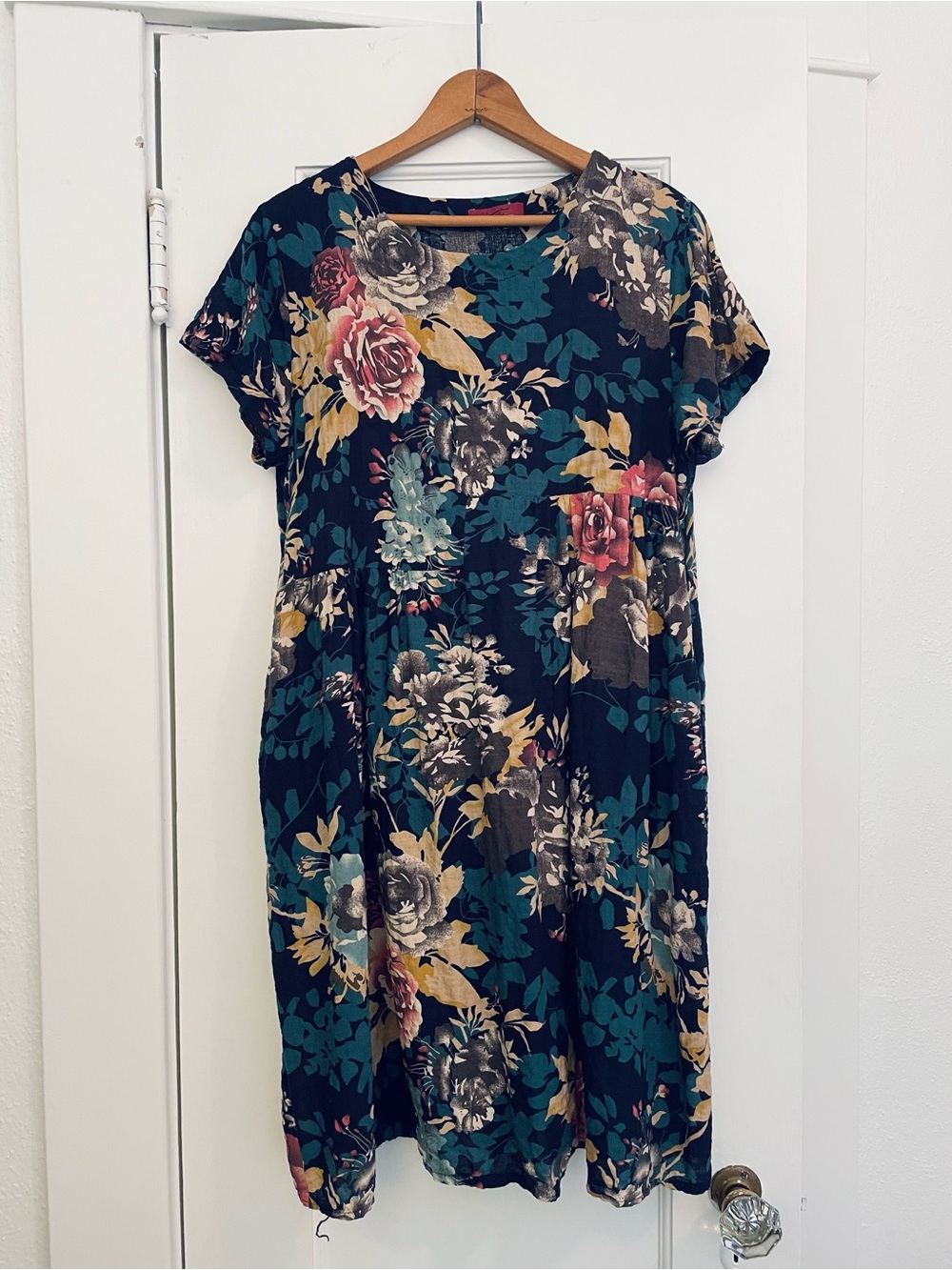 Floral Shift Dress with Cap Sleeves and Asymmetrical Empire Waist | M/L